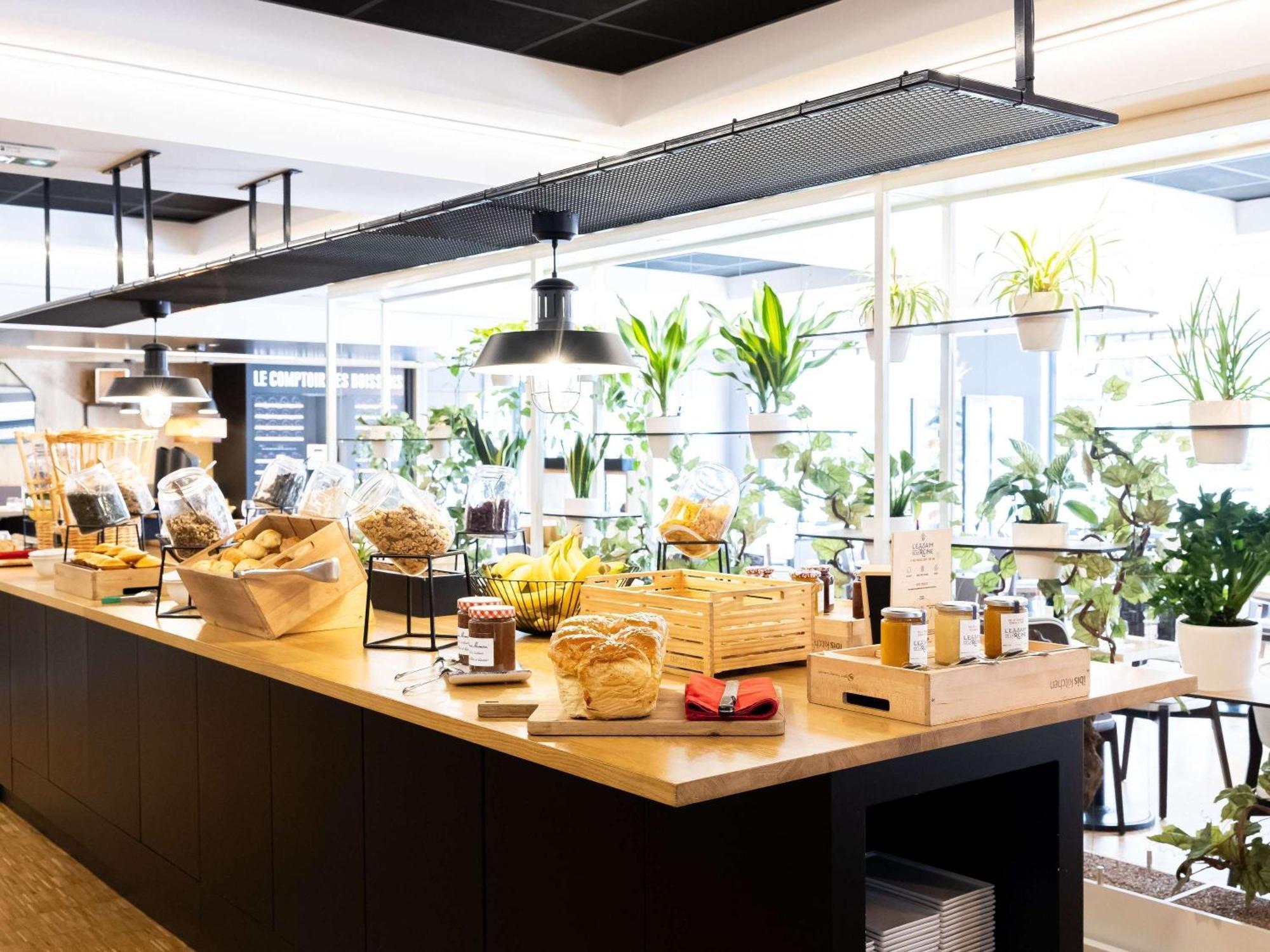 Ibis Bordeaux Centre Meriadeck Екстериор снимка