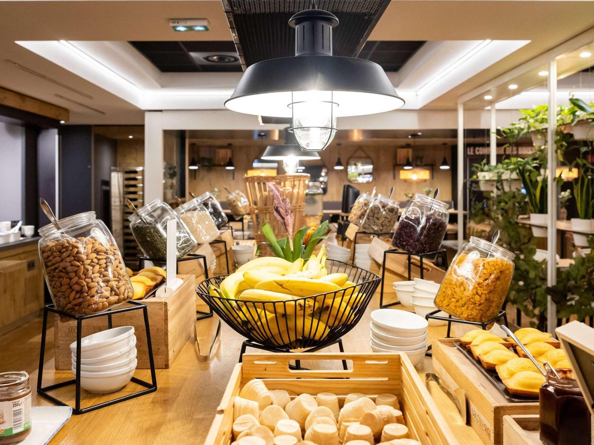 Ibis Bordeaux Centre Meriadeck Екстериор снимка