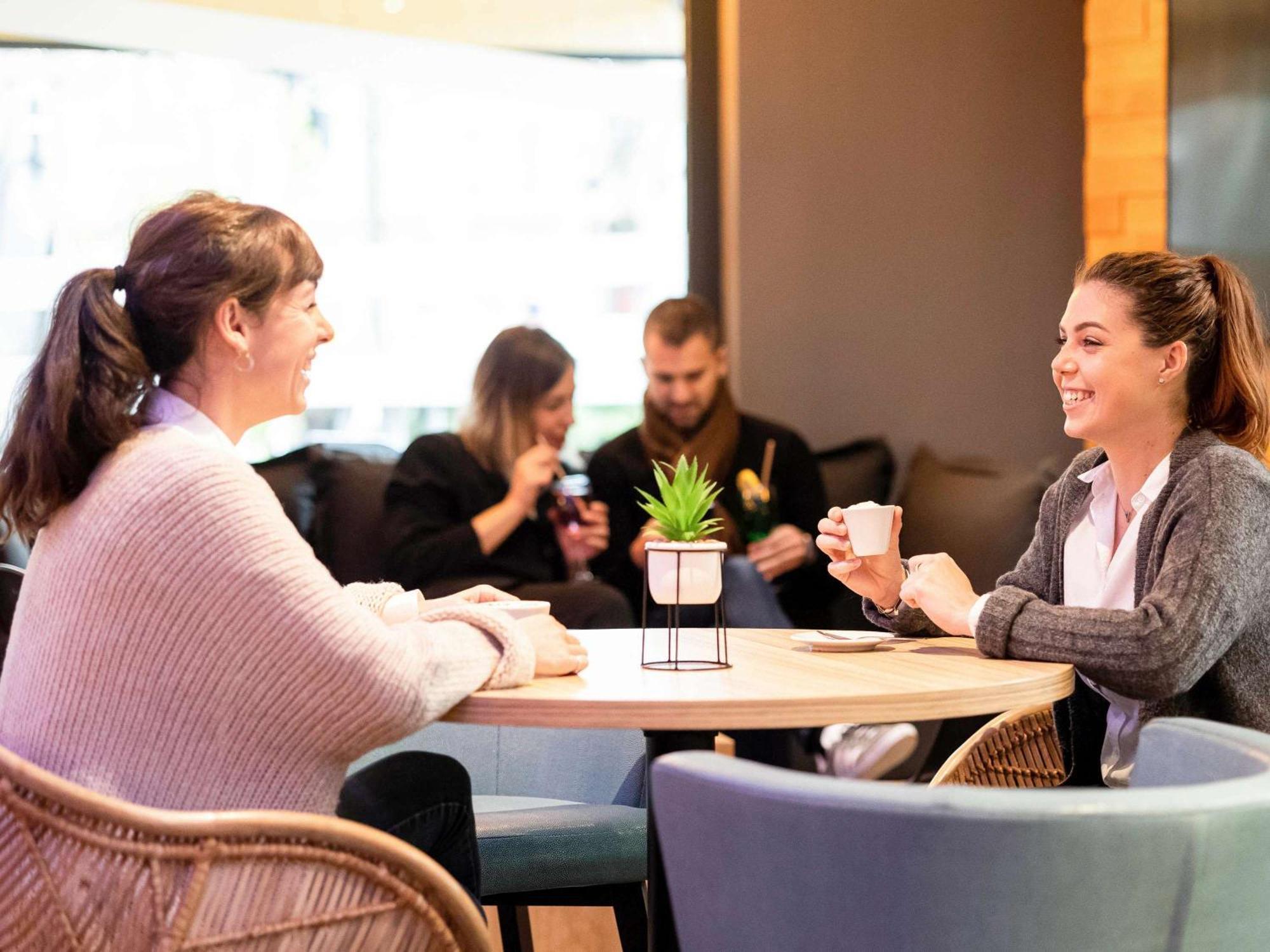 Ibis Bordeaux Centre Meriadeck Екстериор снимка