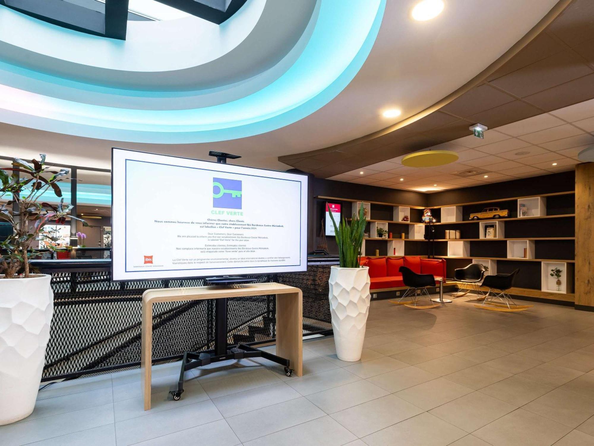 Ibis Bordeaux Centre Meriadeck Екстериор снимка